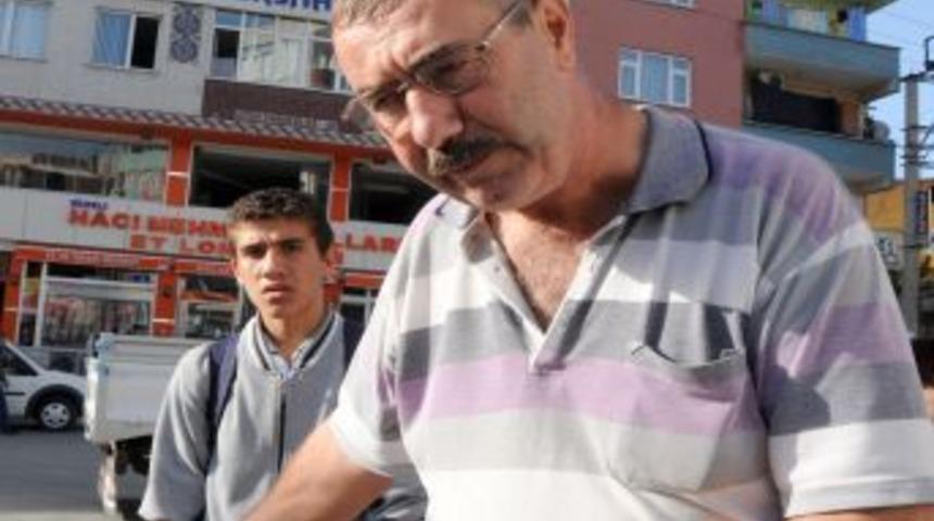 Tarlasını Sattı, 9 Bin Lirayı Altın G&ouml;r&uuml;n&uuml;ml&uuml; 5 Liralık &Ccedil;akmağa Verdi