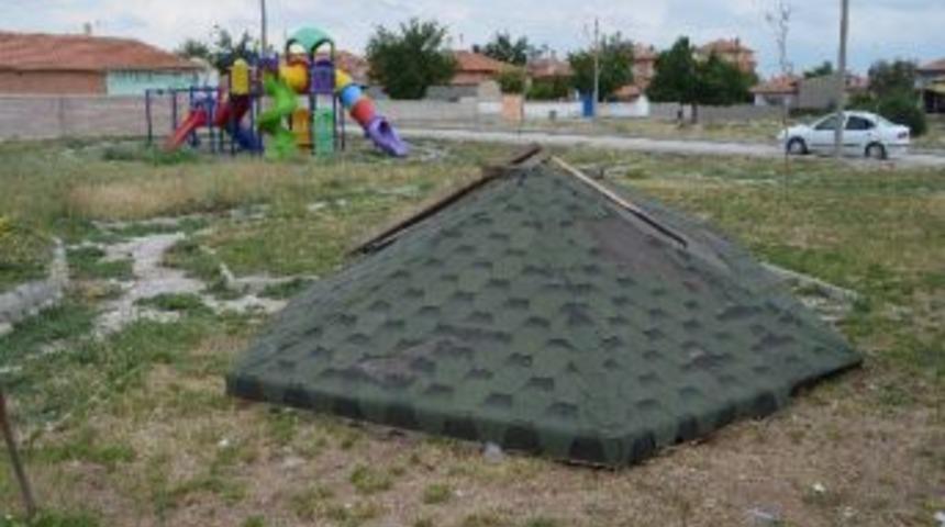 Magandalar Parkları Hedef Aldı