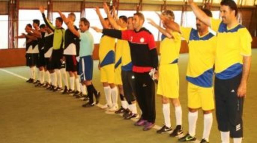 İl &Ouml;zel İdaresi Kupasını İnsan Hakları Birimi Aldı