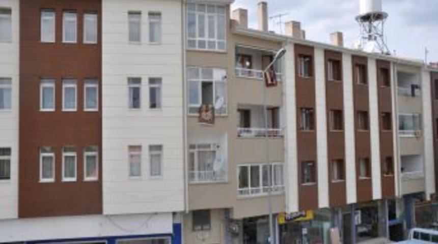 G&ouml;lbaşı'nda Binaların Dış Cephesi Yenileniyor