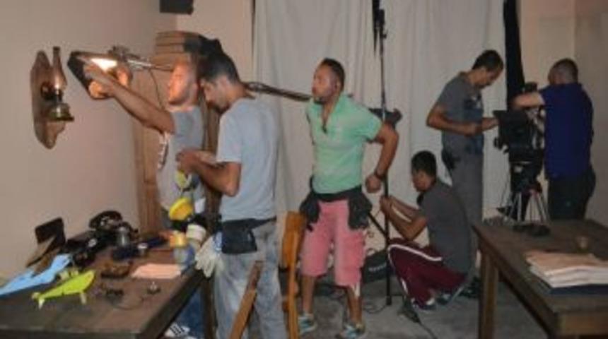 Şehit &Ouml;ğrencilerin Hikayesini Anlatan Taş Mektep'in &Ccedil;ekimleri Kula'da S&uuml;r&uuml;yor