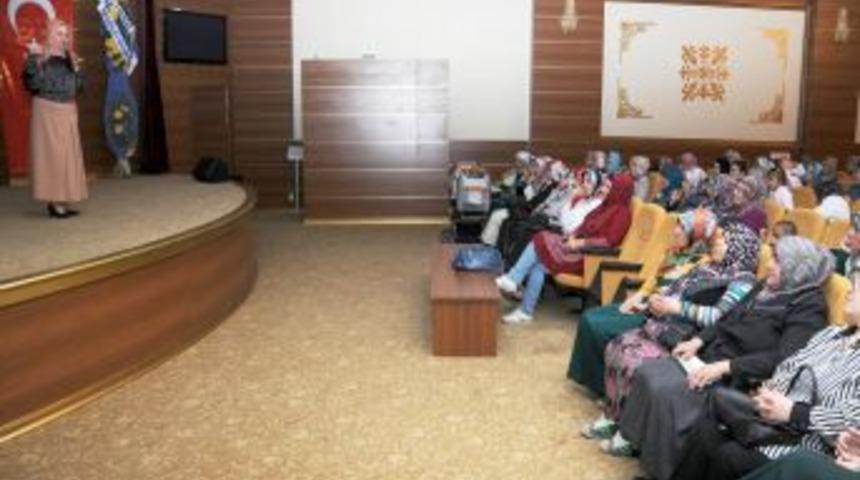 "&Ccedil;ocuklarımızı S&ouml;z Ile Değil Davranışlarımızla Eğitmeliyiz"