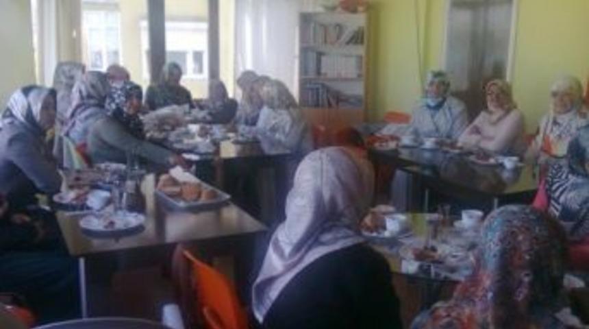 Din Görevlilerinin Eşleri Kahvaltıda Buluştu