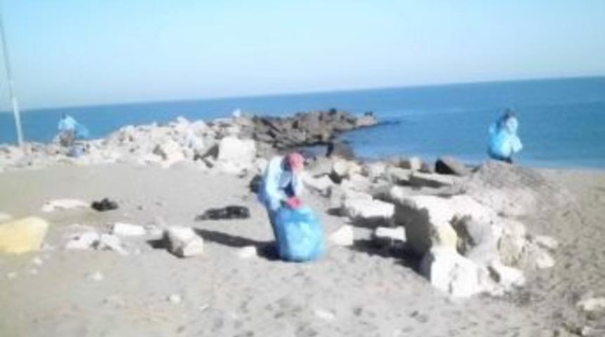 Sakarya’nın Karasu Sahilinde Temizlik Çalışması