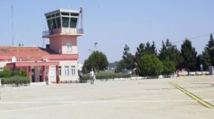 &Ccedil;anakkale'de Havayolu Yolcu Sayısı 140 Bini Ge&ccedil;ti