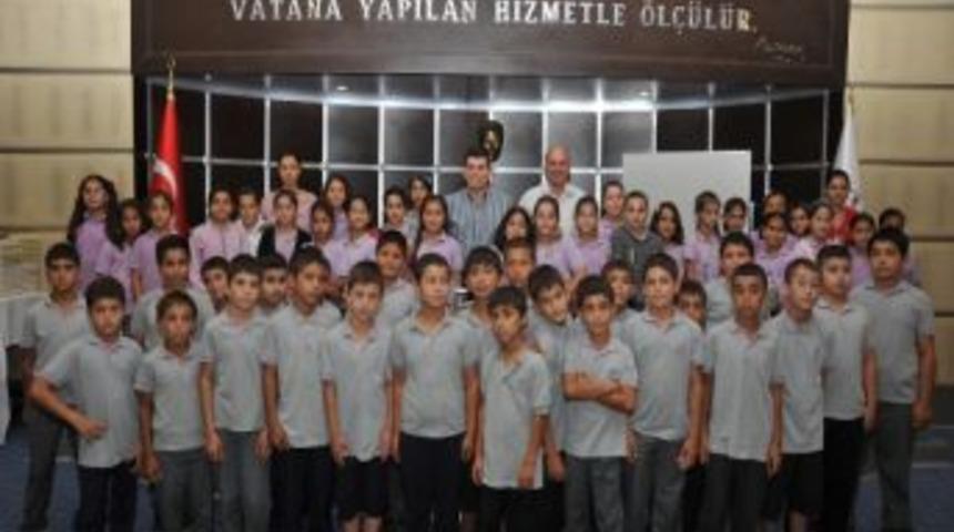 Başkan T&uuml;t&uuml;nc&uuml; &Ouml;ğrencilerle Buluşmaya Devam Ediyor