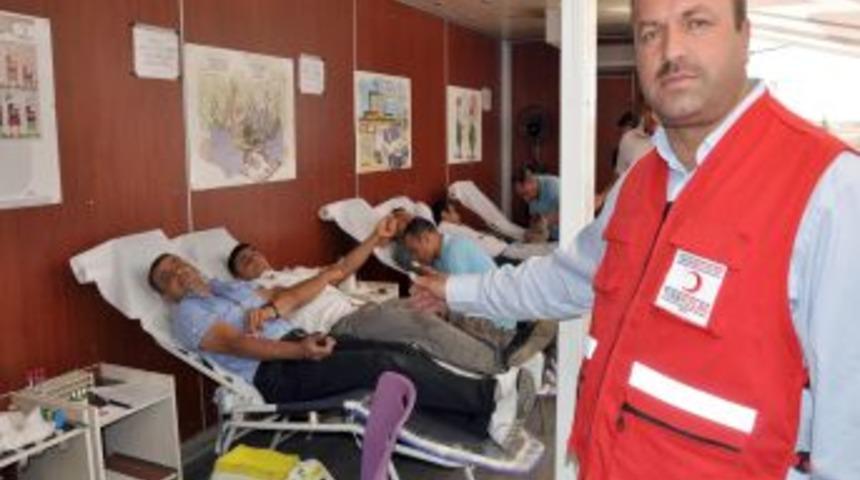 Kızılay Midyat&rsquo;ta 90 &Uuml;nite Kan Topladı