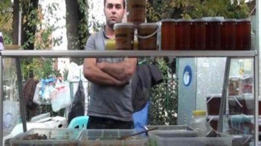 Simav&rsquo;da Bal &Uuml;retiminde Rekolte Y&uuml;ksek, Fiyat D&uuml;ş&uuml;k