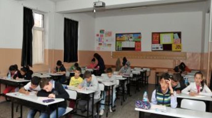 Ke&ccedil;i&ouml;renli Gen&ccedil;ler Umre I&ccedil;in Yarıştı