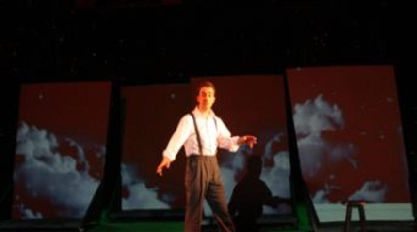 Mesut İnsanlar Fotoğrafhanesi Seyirciyle Buluşuyor