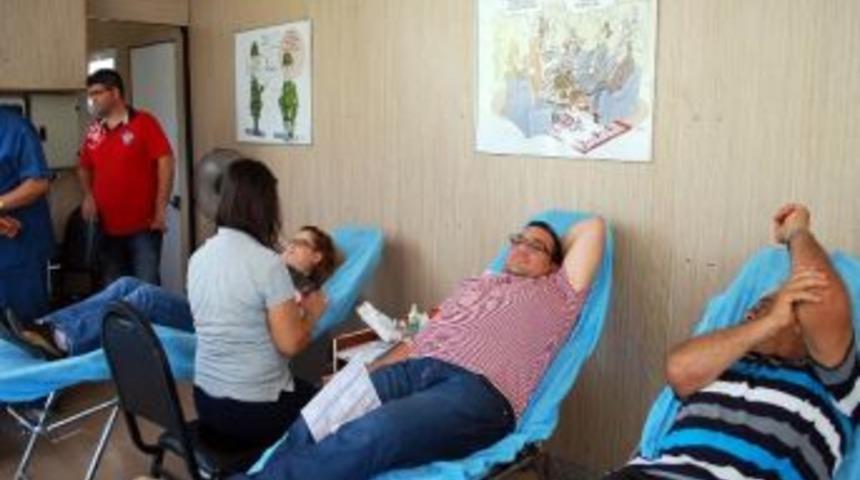 Fenerbah&ccedil;eliler Derneği&rsquo;nden Kan Bağışı