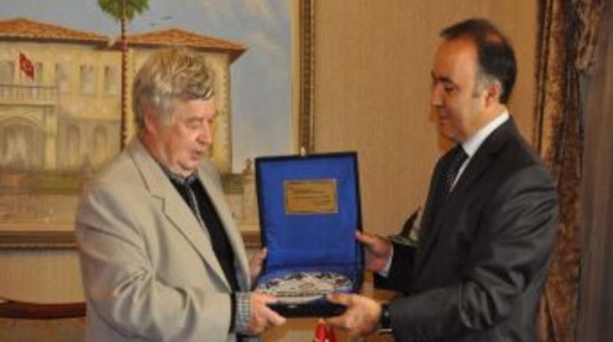 Rusya Gazeteciler Cemiyeti Başkanı Bogdanov'dan Ziyaret