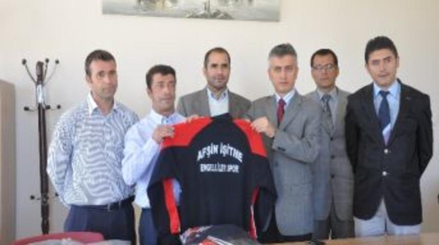 İşitme Engelliler Sporcularına Malzeme Desteği