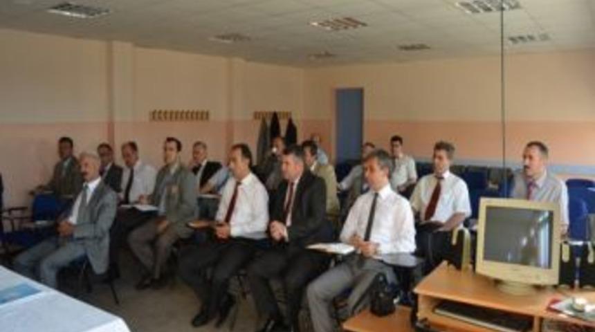 Karacabeyli Okul M&uuml;d&uuml;rleri Toplandı