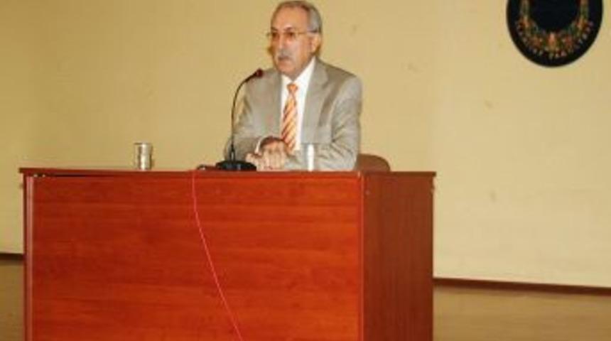 Prof.Dr. Erdoğan: Kur'&acirc;n'ı Bağlamından &Ccedil;ıkarmadan Anlamak Gerekli