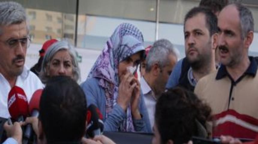 İnşaatında 11 Iş&ccedil;inin &Ouml;ld&uuml;ğ&uuml; AVM'nin A&ccedil;ılışı Protesto Edildi