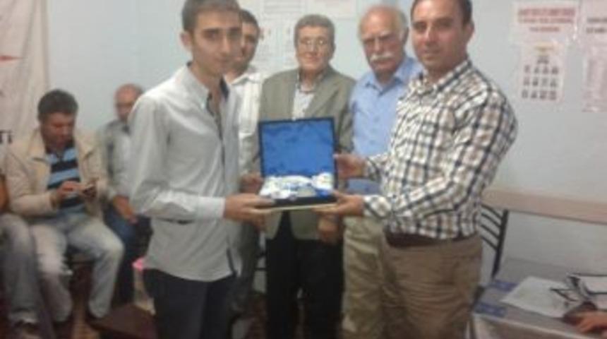 'en &Ccedil;ok Yeni &Uuml;ye Kazandıran' Partililere Hediye