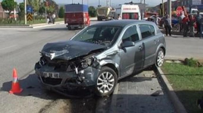 D&uuml;zce &Ouml;zt&uuml;rkler Kavşağında Trafik Kazası 1 &Ouml;l&uuml; 7 Yaralı