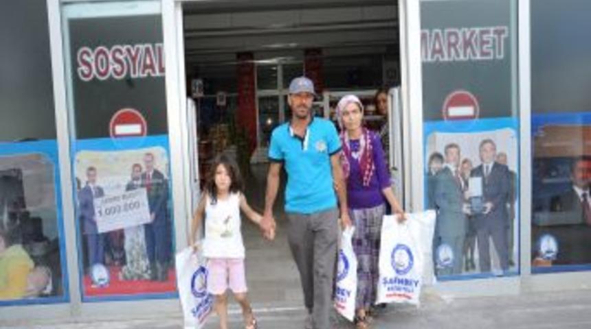 Sosyal Market&rsquo;ten Bin 150 Aileye Bayram Yardımı