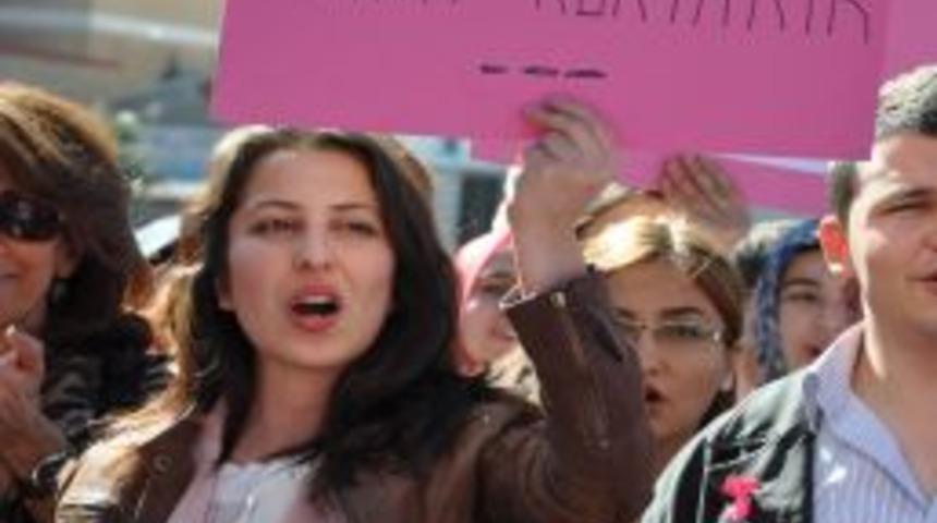 &ldquo;&Ccedil;evre Kirliliği Ve Dengesiz Beslenme Meme Kanserini Tetikliyor&rdquo;