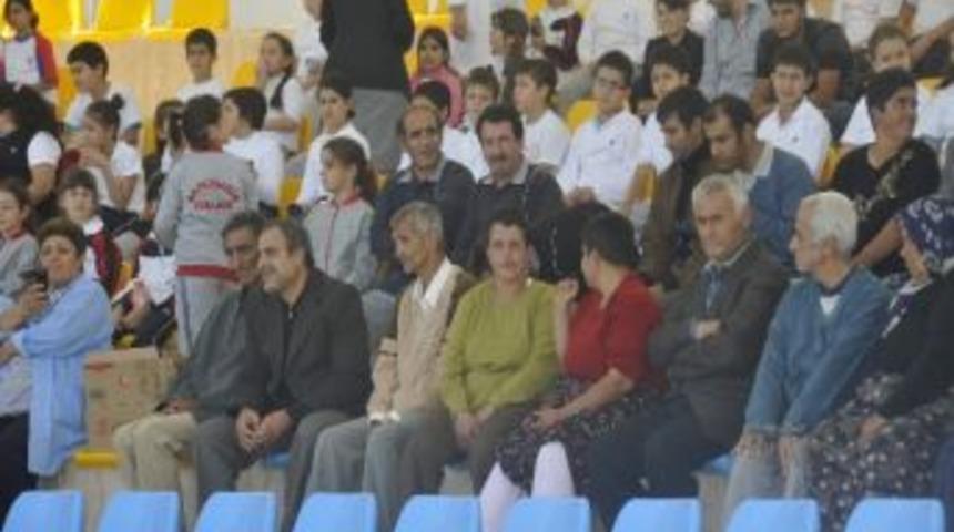 G&uuml;&ccedil;s&uuml;zler Yurdu Sakinleri Fok Evinde G&ouml;steri İzlediler