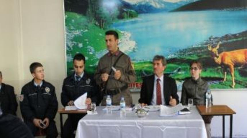 Akdağmadeni İl&ccedil;esinde &Ouml;ğrenci Servislerine Seminer Verildi