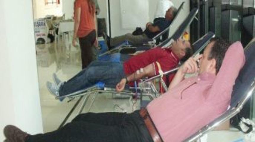 Bsmmmo &Uuml;yeleri Kan Verebilmek İ&ccedil;in Yarıştı