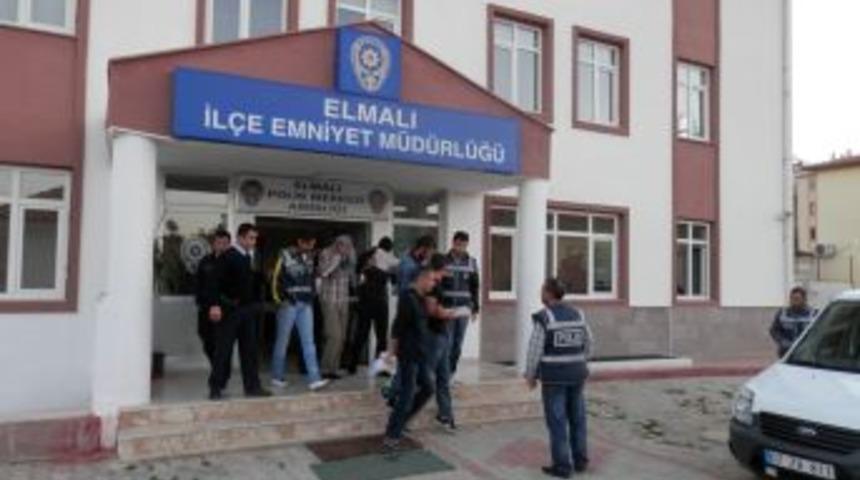 Elmalı'da Uyuşturucu Operasyonu: 7 Kişi G&ouml;z Altında