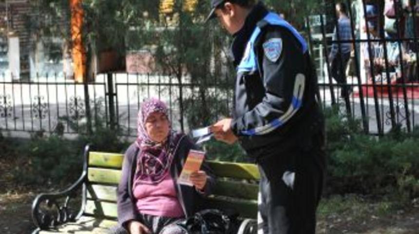 Polisten Dolandırıcılık Ve Sahte Paraya Karşı Broş&uuml;rl&uuml; Uyarı