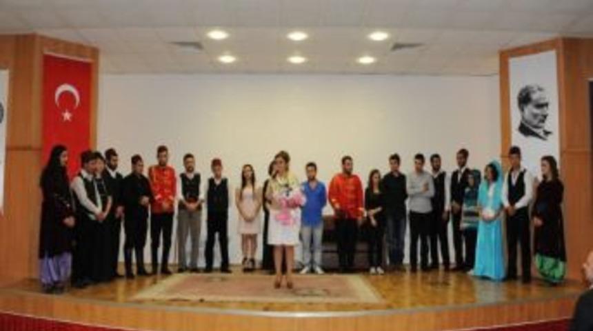 Giresun &Uuml;niversitesi &Ouml;ğrencilerinden Tiyatro