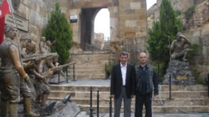 Asker Arkadaşıyla 20 Yıl Sonra Buluştu