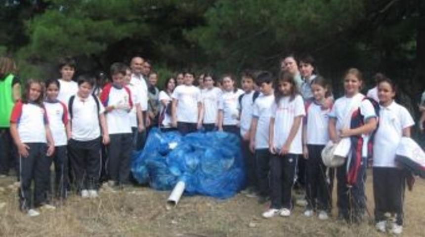 &Ouml;ğrenciler Temiz &Ccedil;evre İ&ccedil;in El Ele Veriyor
