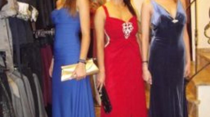 Kendi Defilelerini Kendileri Yaptılar