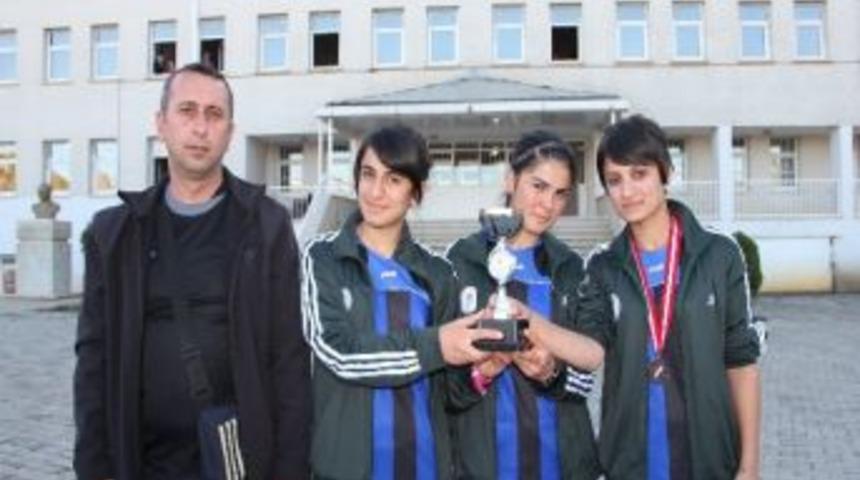 Oltu Anadolu Sağlık Meslek Lisesi İl İkincisi Oldu