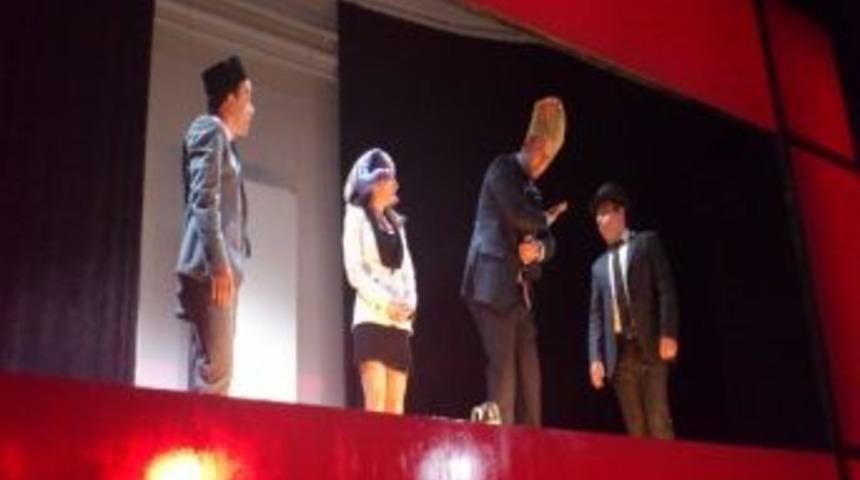 "metot" Seyirciyle Buluştu