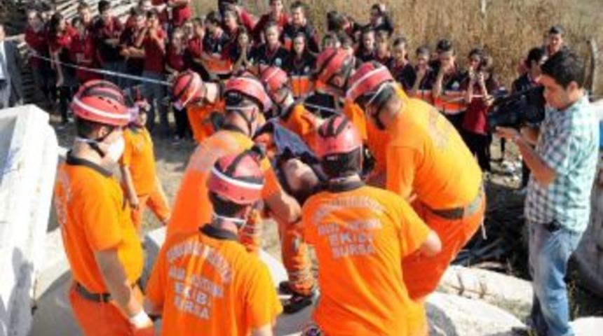 Deprem Tatbikatı Nefesleri Kesti