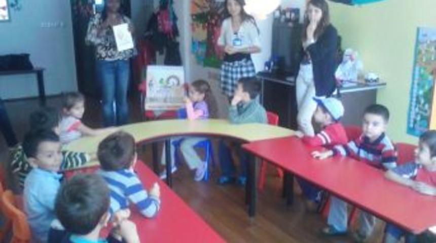 0-5 Yaş Arası &Ccedil;ocuklar İngilizceyi Eğlenerek &Ouml;ğreniyor