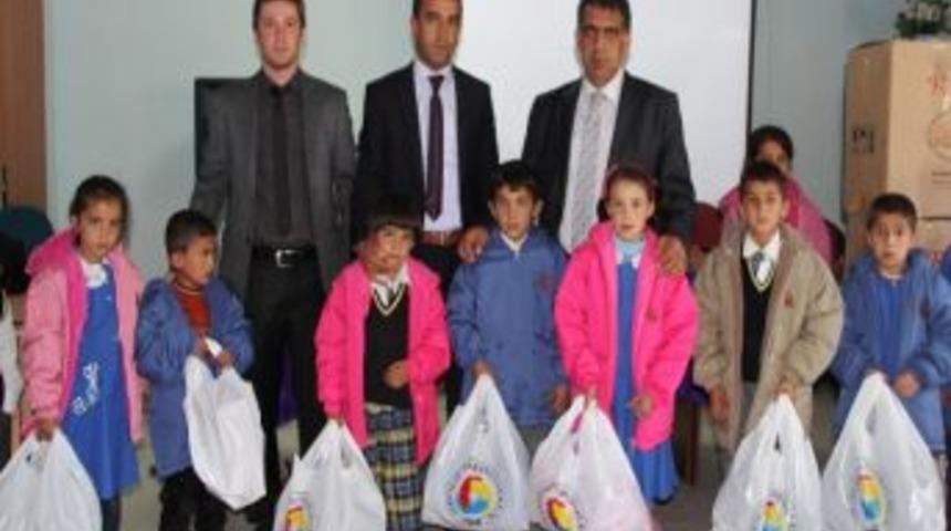 &Ouml;ğrenciler Bayram &Ouml;ncesi Sevindirildi