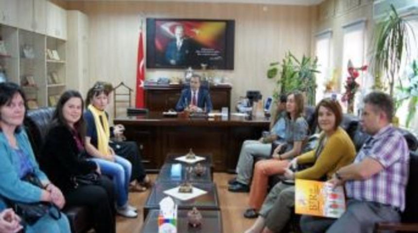 Suriye&rsquo;deki Savaş Proje Ortaklarını T&uuml;rkiye&rsquo;den Ka&ccedil;ırdı