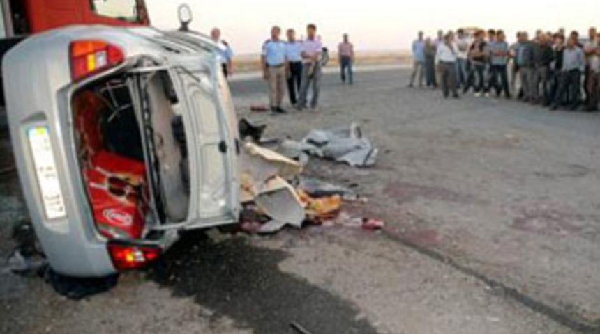 D&uuml;ğ&uuml;n yolu kana bulandı