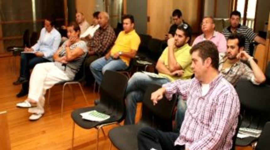 &Ccedil;ift&ccedil;ilere &lsquo;bitki Besleme&rsquo; Eğitimi