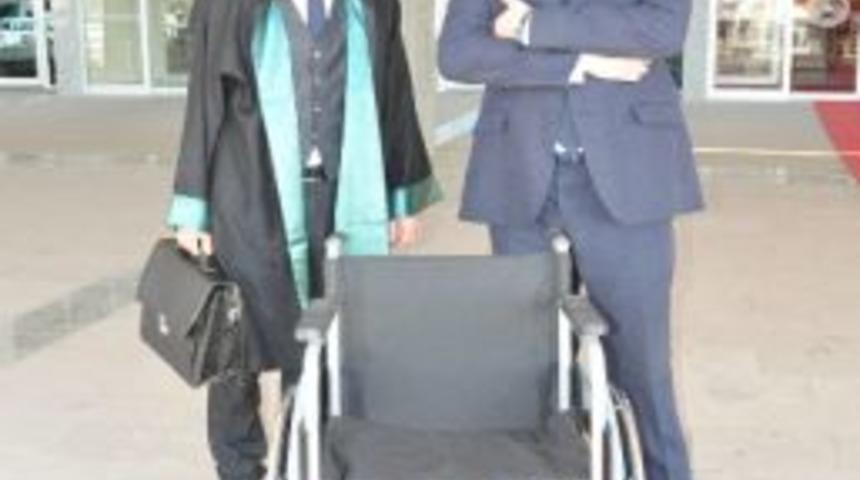Edirne Barosu&rsquo;ndan Engelli Vatandaşlara Tekerlekli Sandalye