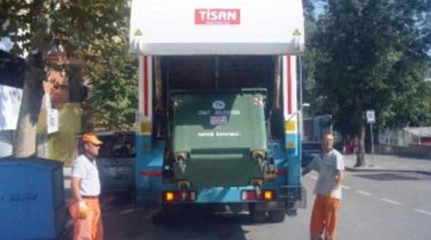 &Ccedil;&ouml;p Konteynerleri Dezenfekte Ediliyor