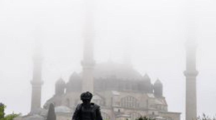 Selimiye Camii Sis I&ccedil;inde Kayboldu