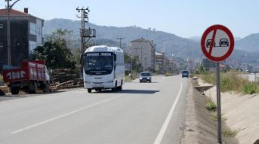 Gen&ccedil;lerin Ralli Alanı Haline Gelen Yoldaki Kazalar, Tepki &Ccedil;ekiyor