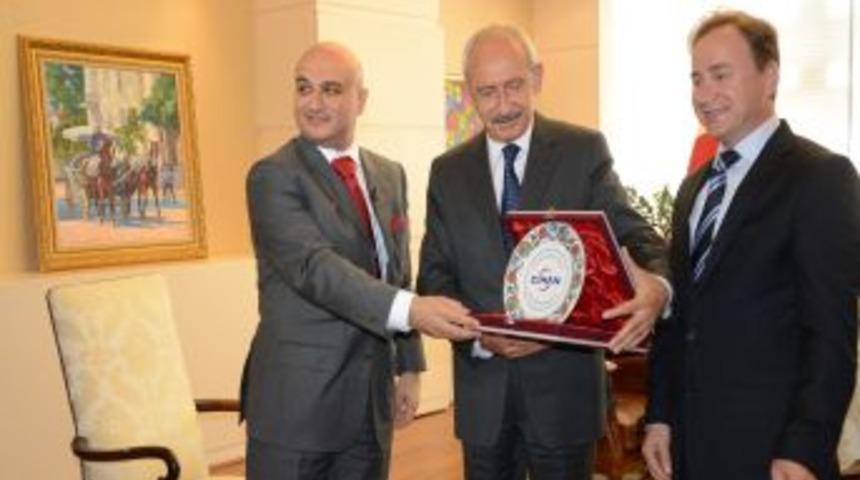 CHP Lideri Kılı&ccedil;daroğlu: Anadilde Eğitimin Toplumu B&ouml;leceği Kanısındayız