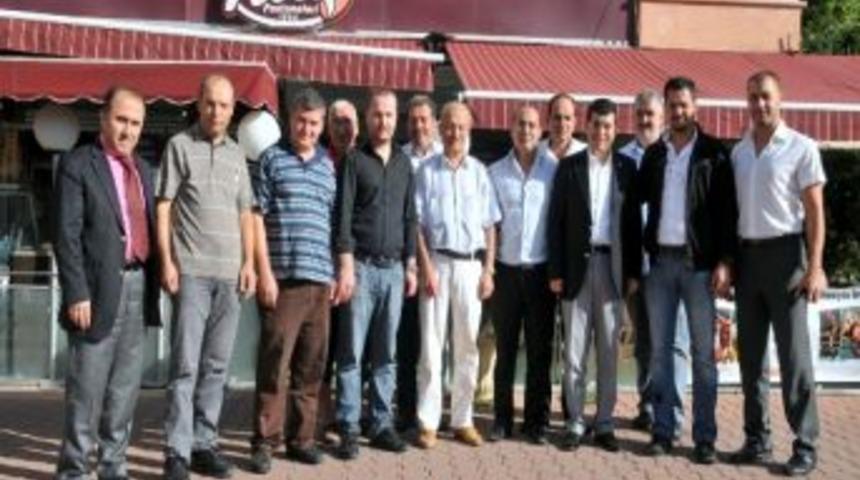 Başkan T&uuml;t&uuml;nc&uuml; Esnafla Bir Araya Geldi