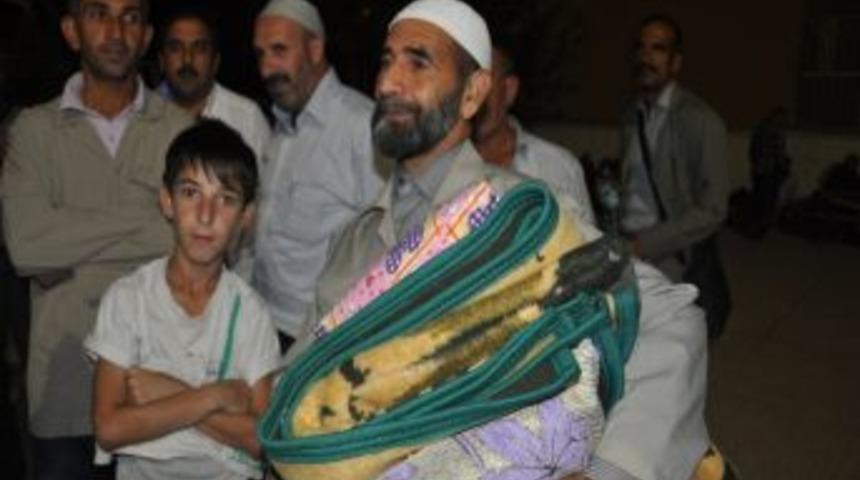 Irak'la Yaşanan Vize Krizi Nedeniyle Silopi'de Bekleyen Hacı Adayları Zorda