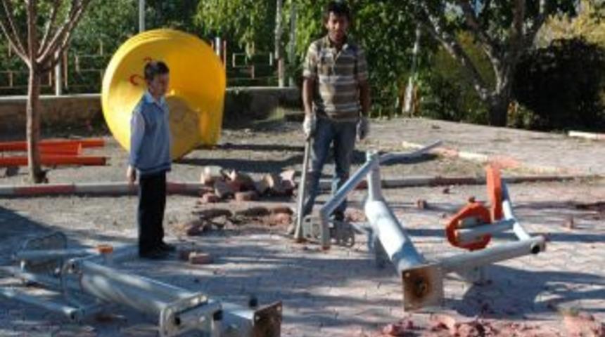 Mahalle Sakinleri, Spor Ve Jimnastik Aletlerinin Kaldırılmasını Istemiyor