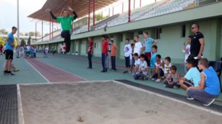 Bursa B&uuml;y&uuml;kşehir Belediyespor Atletizm Takımları, Yeni Sezonu A&ccedil;tı